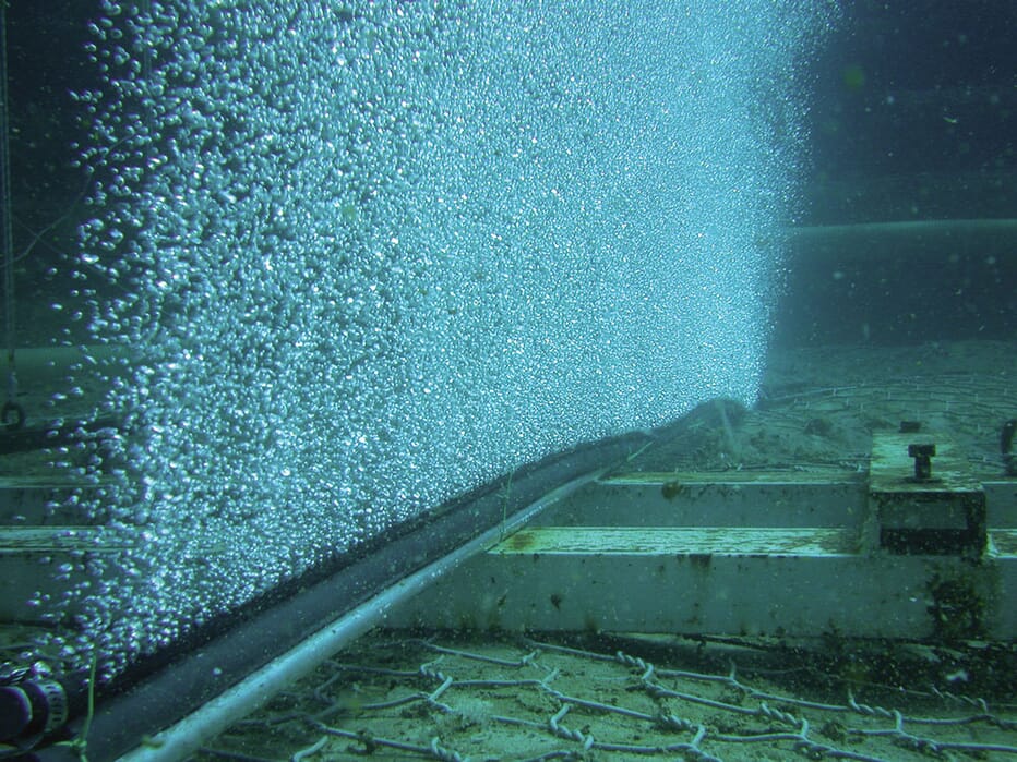 Bubble curtain stops plastic litter and weeds whilst improving water quality 37 Bubble Tubing underwater